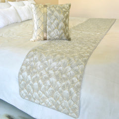 Spinzar - Jacquard Ivory & Gold Decorative Bed Runner and Pillow Cover