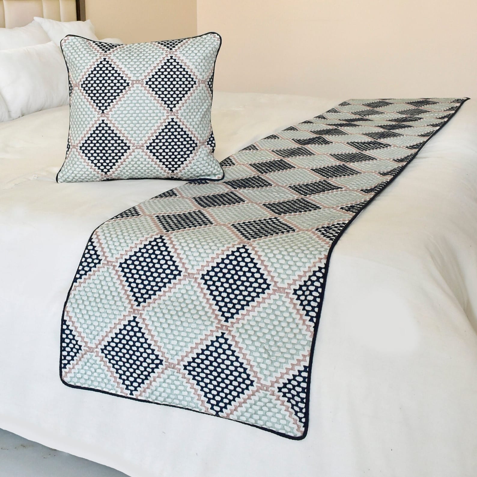 Pointillism Decorative Bed Runner and Pillow Cover