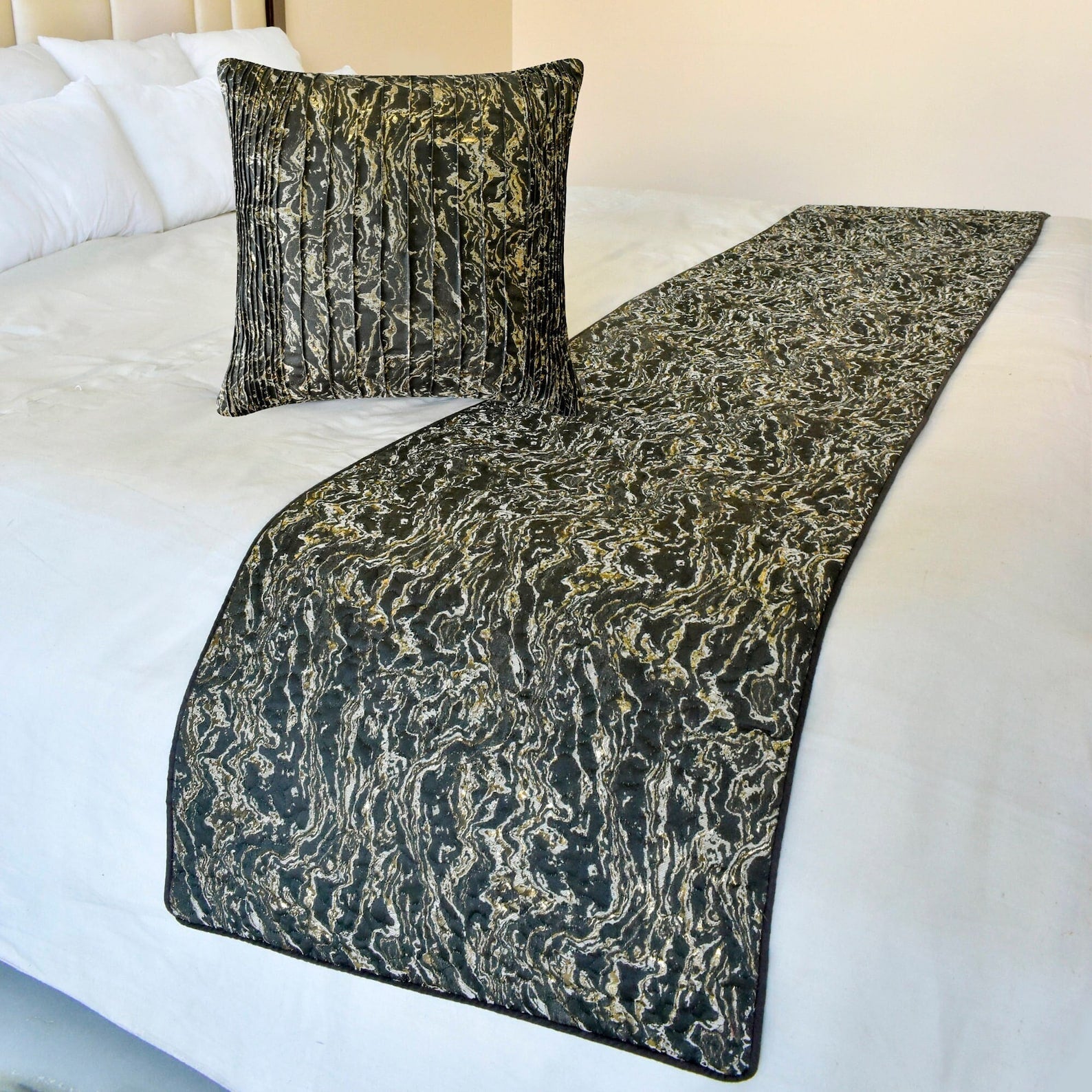 Stellaris Decorative Bed Runner and Pillow Cover