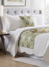 Flamey Damask Decorative Bed Runner and Pillow Cover