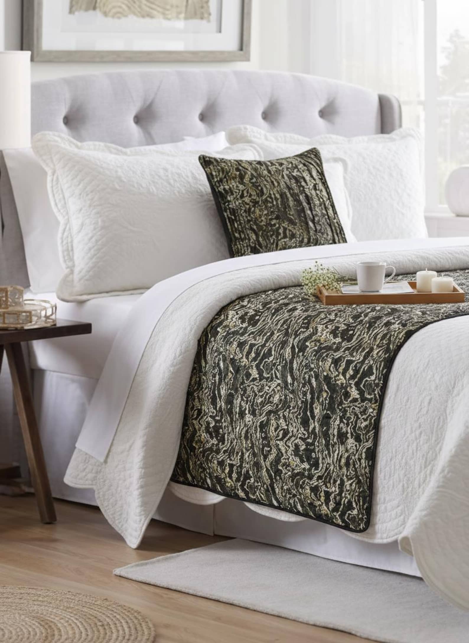 Stellaris Decorative Bed Runner and Pillow Cover