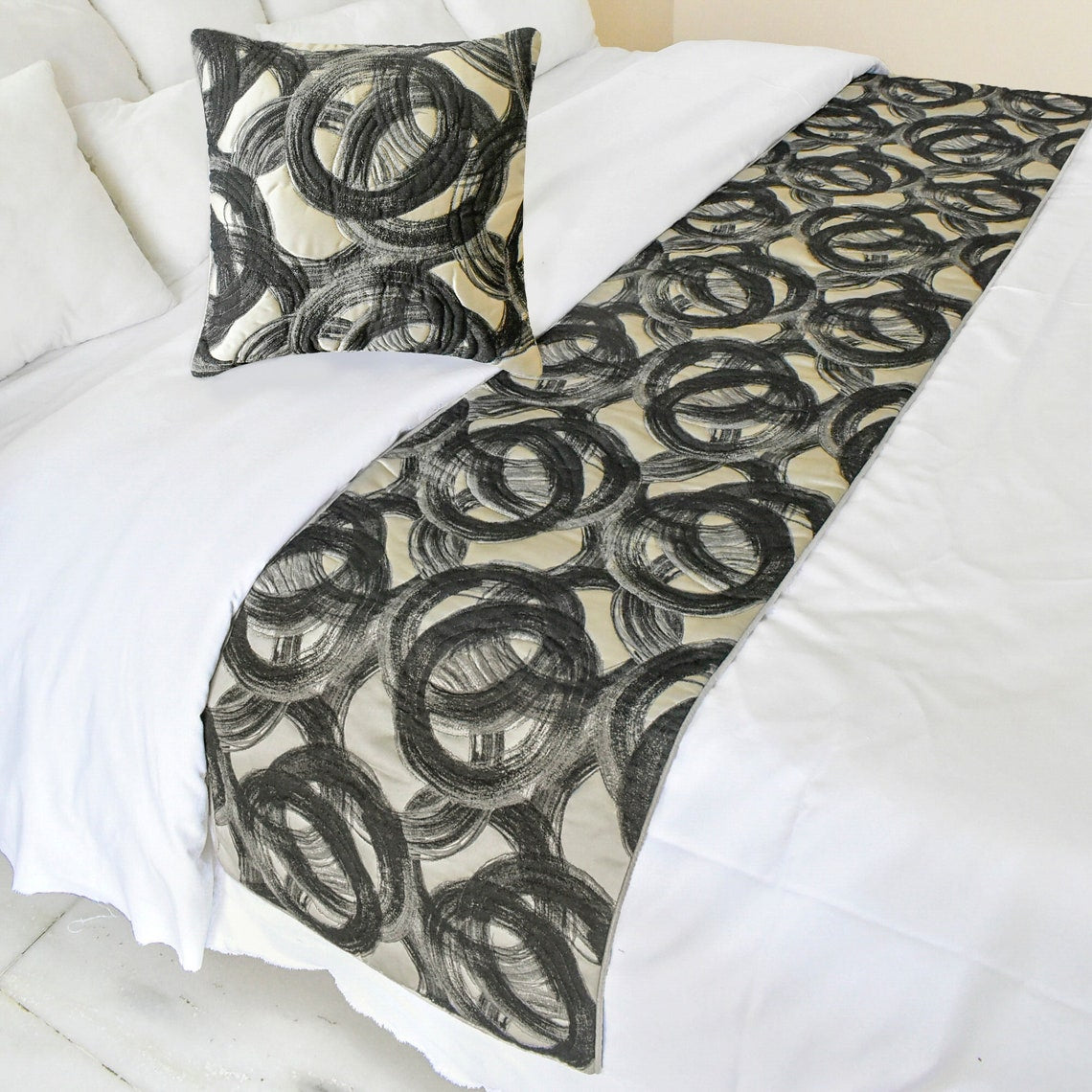 Circlewise Decorative Bed Runner and Pillow Cover
