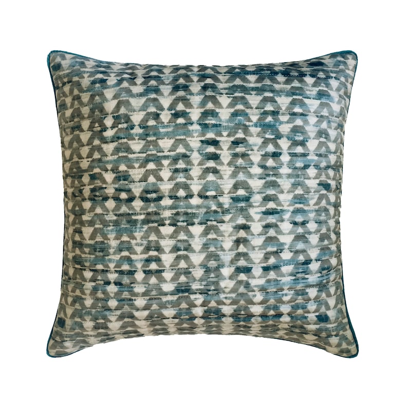 Kia Throw Pillow Cover