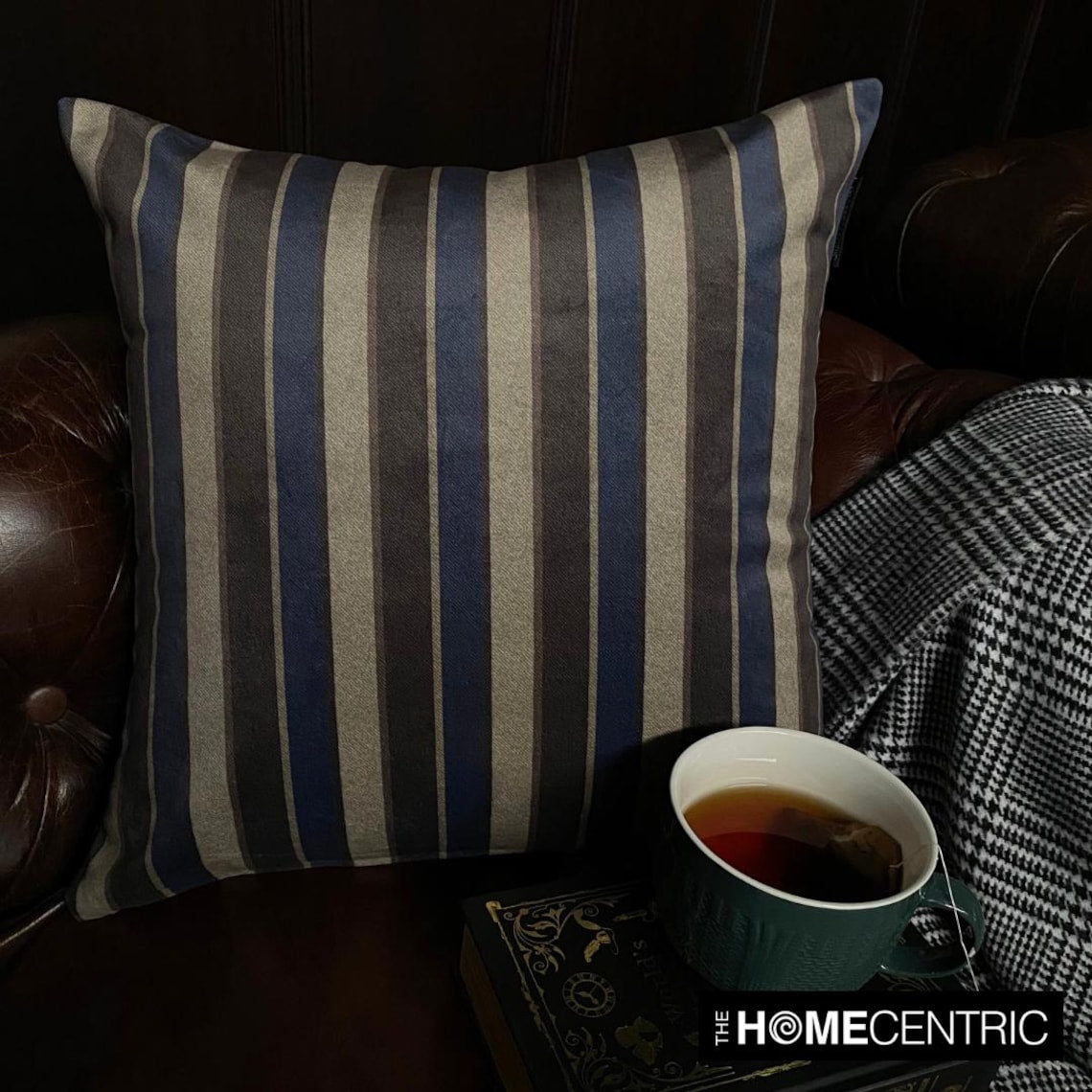 Stripe Flow Blue Throw Pillow Cover