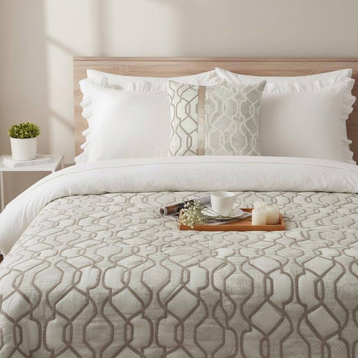 Ivory Delicacy Decorative Bed Runner and Pillow Cover