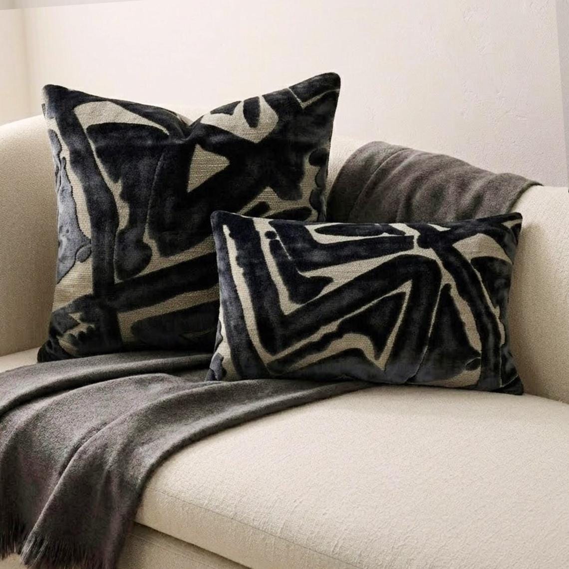 Black Onyx Lumbar Lumbar Pillow Cover