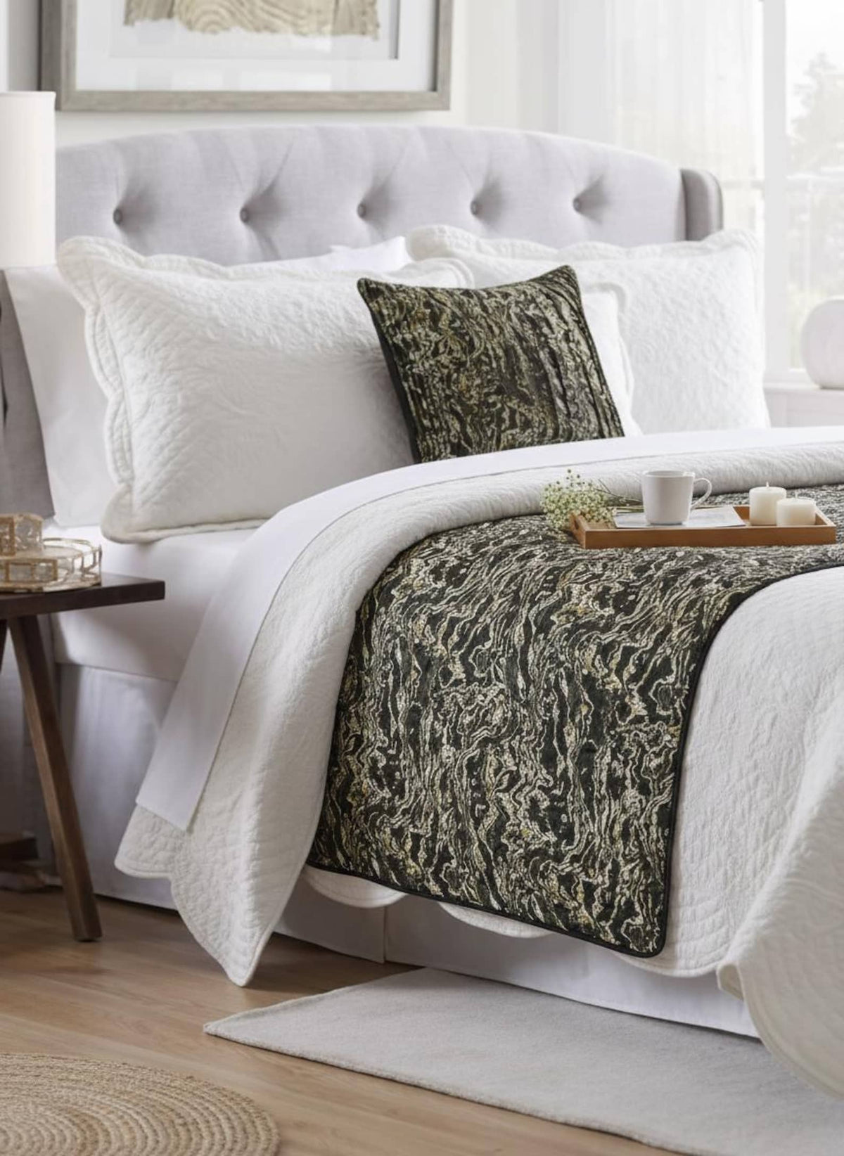 Stellaris Decorative Bed Runner and Pillow Cover