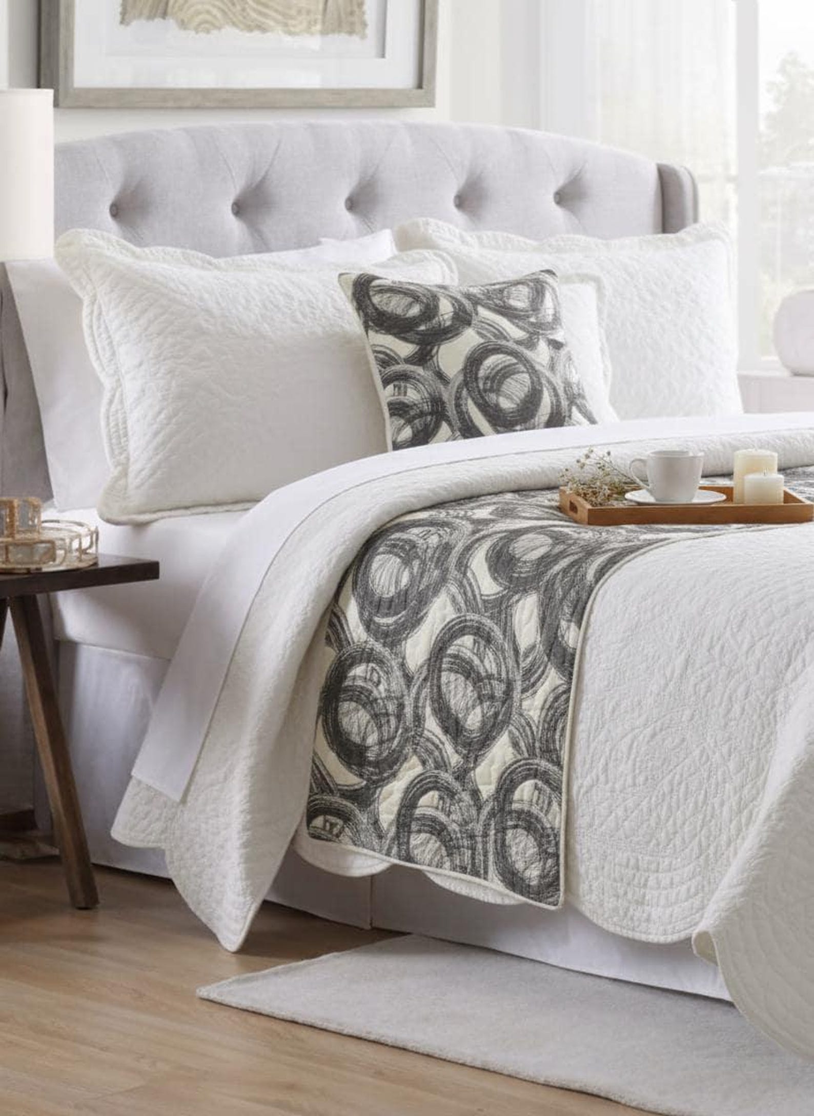 Circlewise Decorative Bed Runner and Pillow Cover