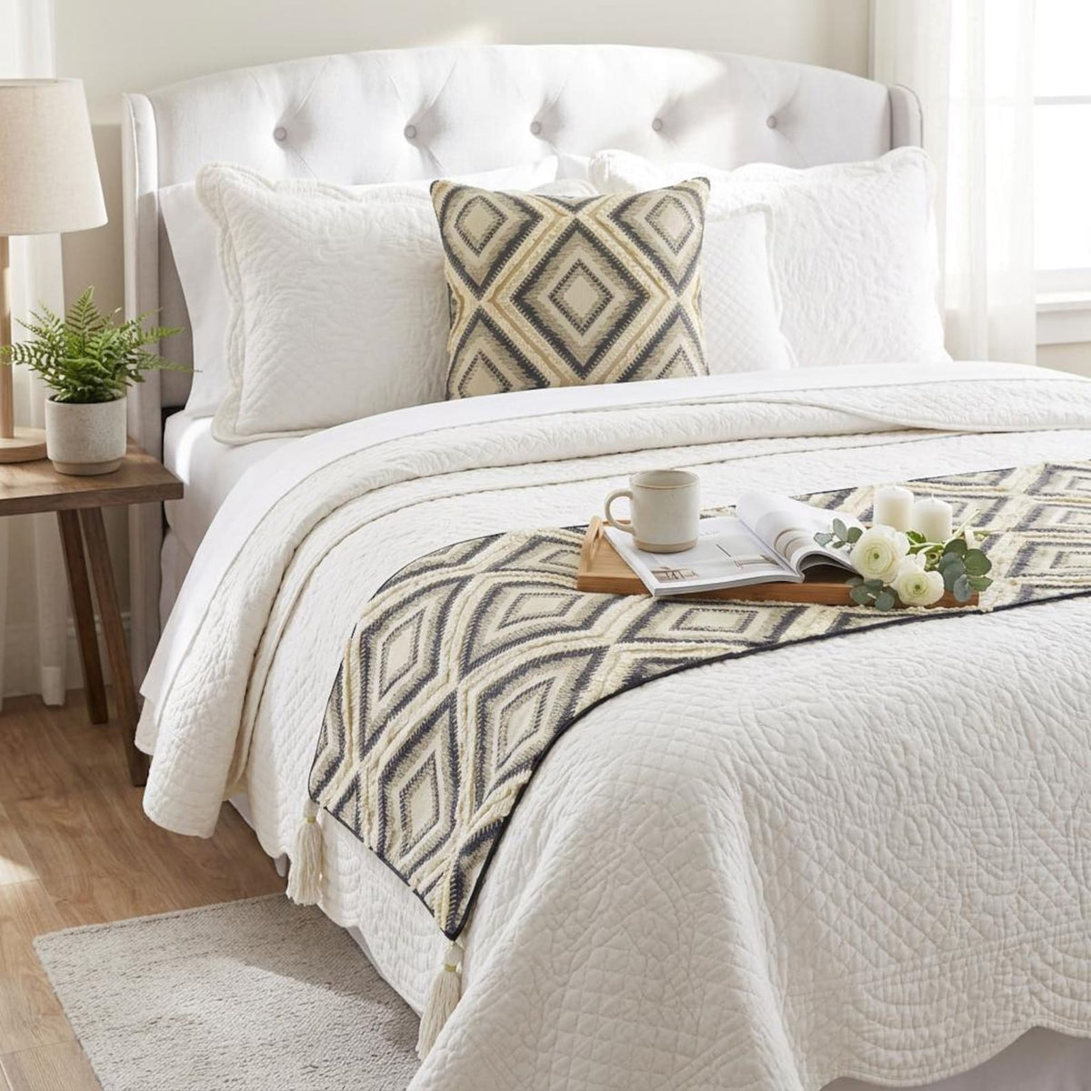 Akida Decorative Bed Runner and Pillow Cover