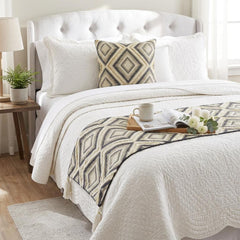 Akida Decorative Bed Runner and Pillow Cover