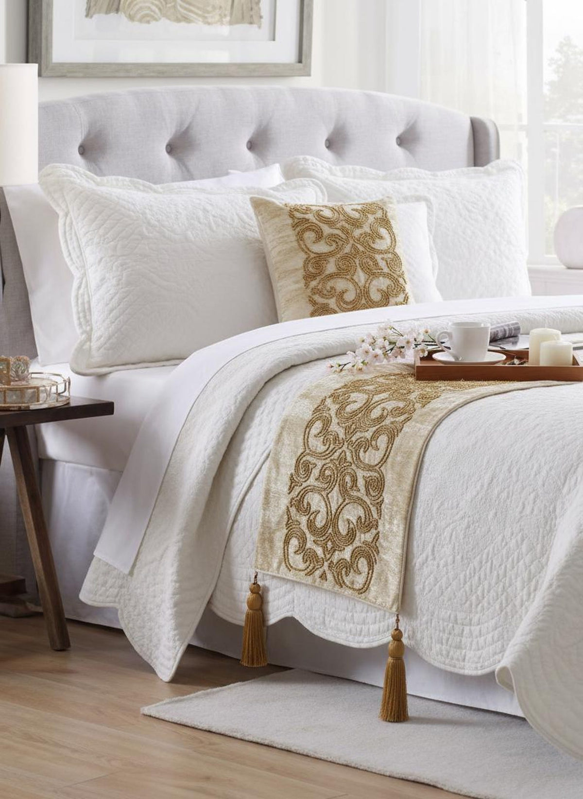 Ornamento Oro Decorative Bed Runner and Pillow Cover