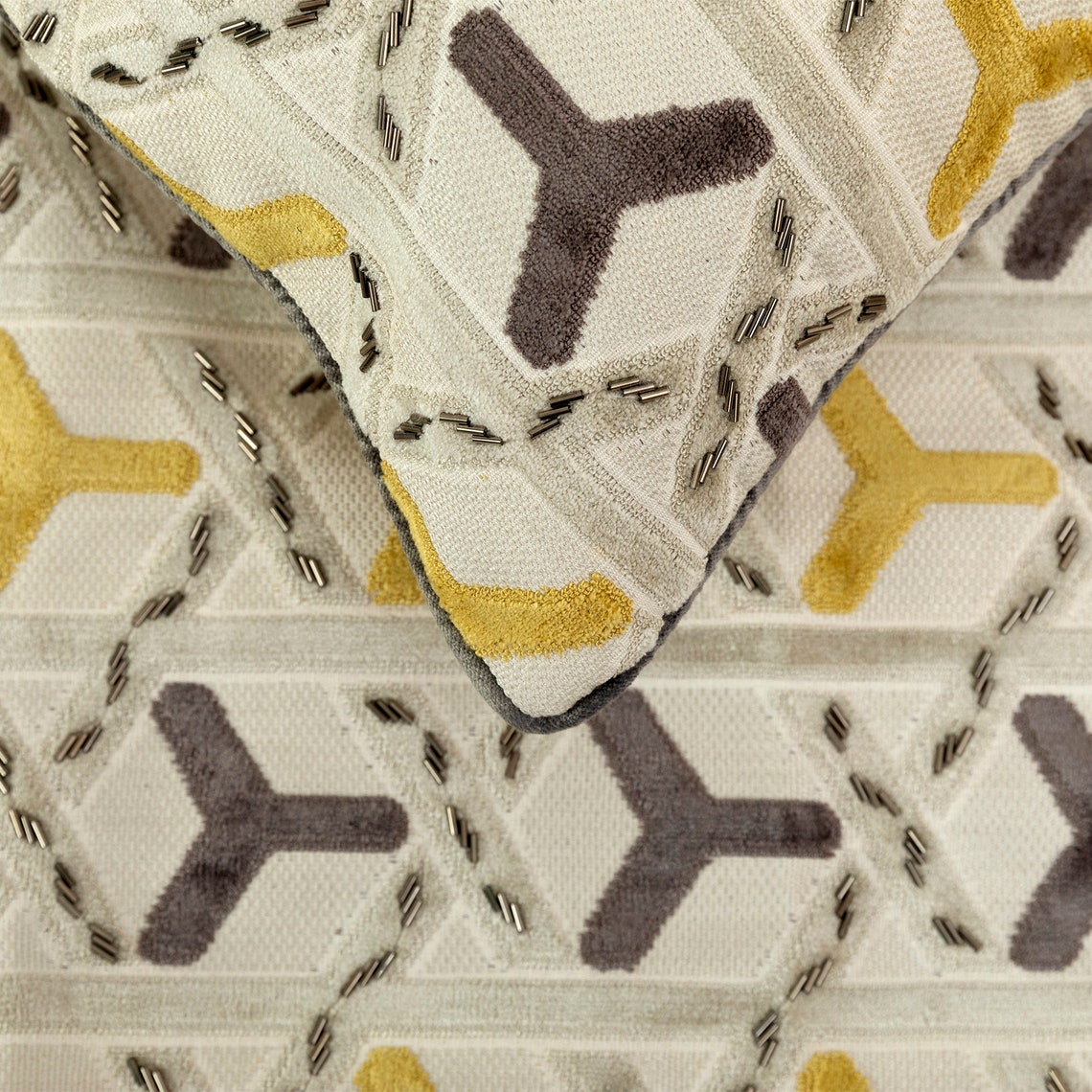 Tripod Decorative Bed Runner and Pillow Cover