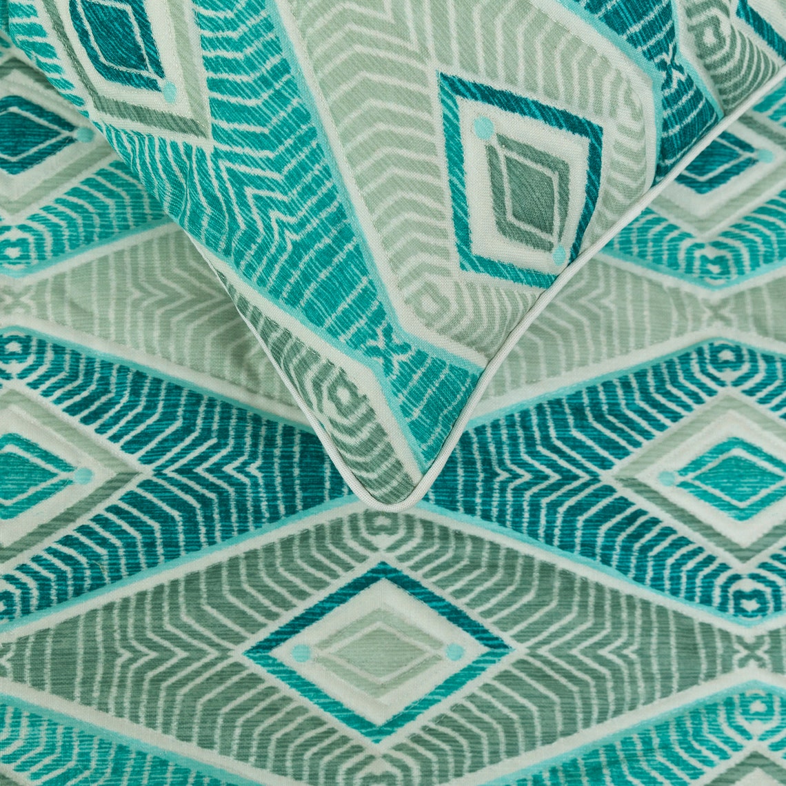 Tallulah Decorative Bed Runner and Pillow Cover