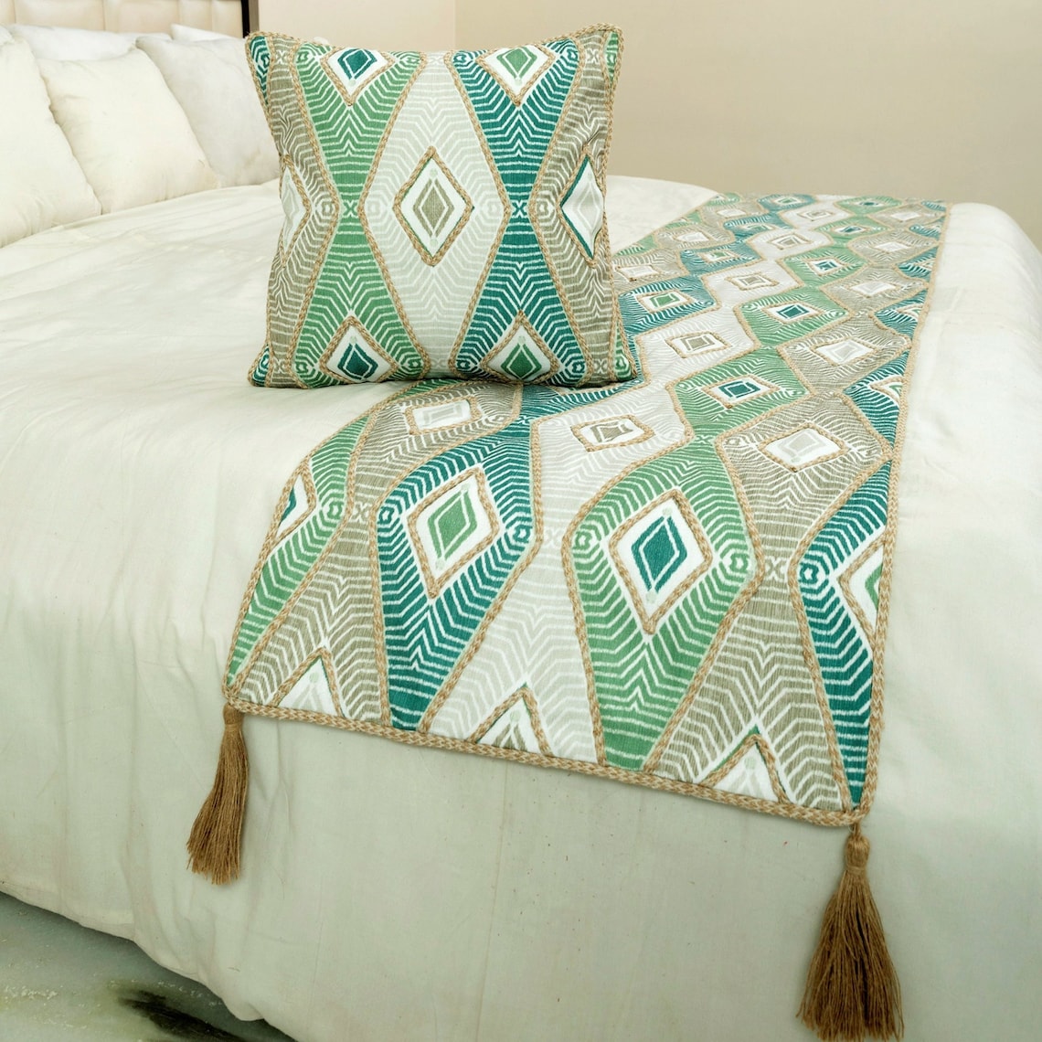 Chantico Decorative Bed Runner and Pillow Cover