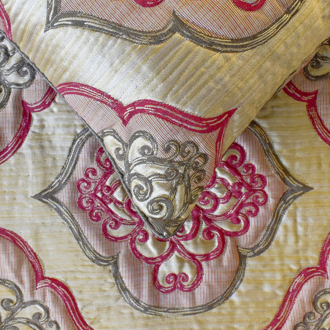 Emre Decorative Bed Runner