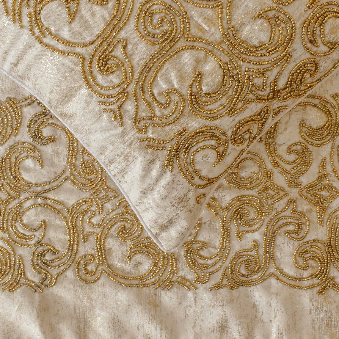 Ornamento Oro Decorative Bed Runner and Pillow Cover