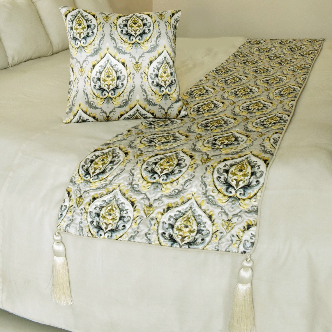 Flamey Damask Decorative Bed Runner and Pillow Cover