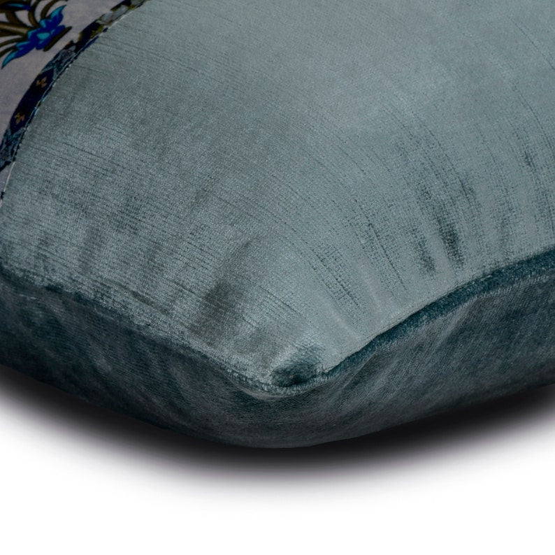 Gul Lumbar Pillow Cover